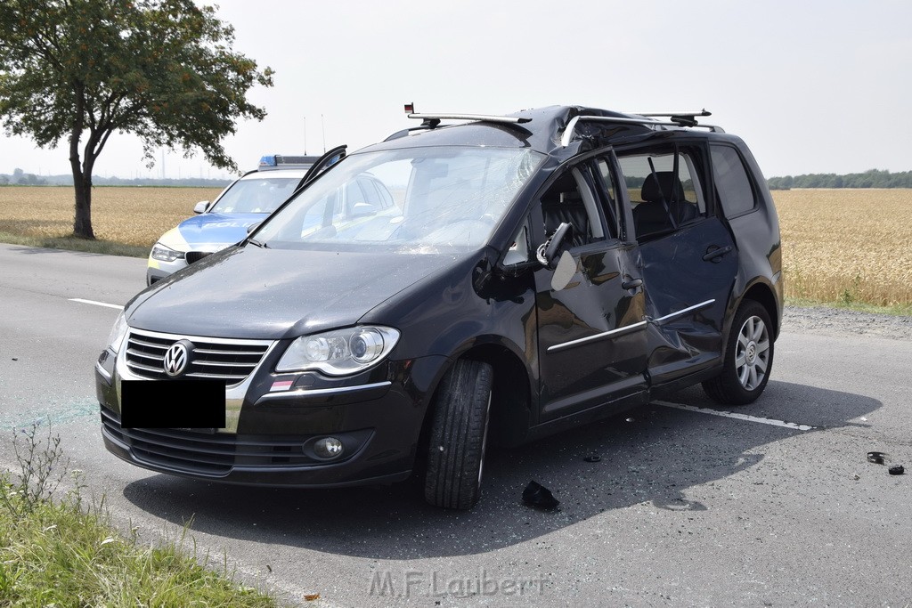 Schwerer Krad Pkw Unfall Koeln Porz Libur Liburer Landstr (Krad Fahrer nach Tagen verstorben) P022.JPG - Miklos Laubert